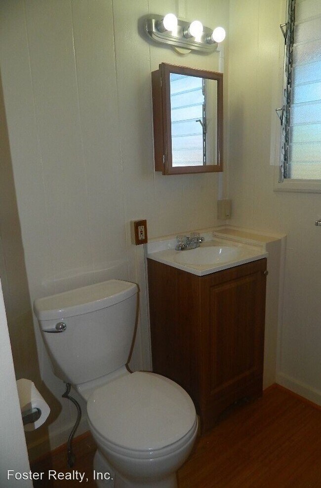 Building Photo - 3 br, 1 bath House - 87-273 A Auyong Homes...
