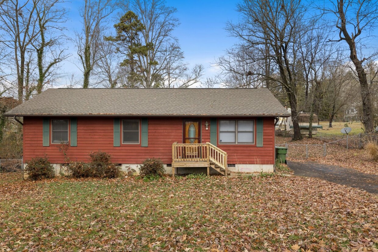 Primary Photo - Charming 3-Bedroom on Tucked-Away Lot with...