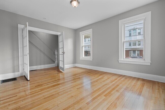 Foto del edificio - 857 Noble Ave