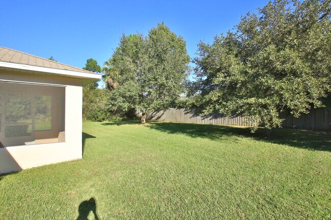 Building Photo - 22 Buttonworth Dr