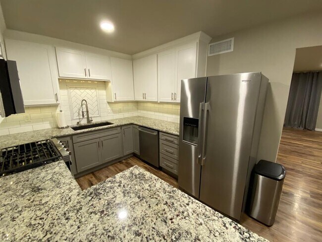 Foto del edificio - 9840 Valley Meadow Ct