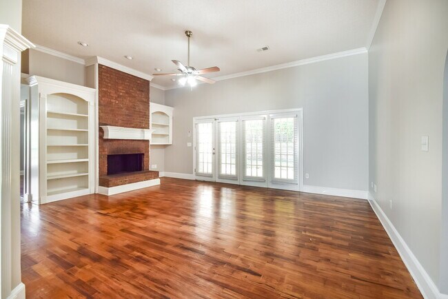 Building Photo - 257 Northwood Hills Dr