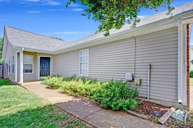 Move-In Ready 3B/2B Nashville Home! - Move-In Ready 3B/2B Nashville Home!