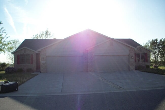 Building Photo - 332 Cassidy Ct