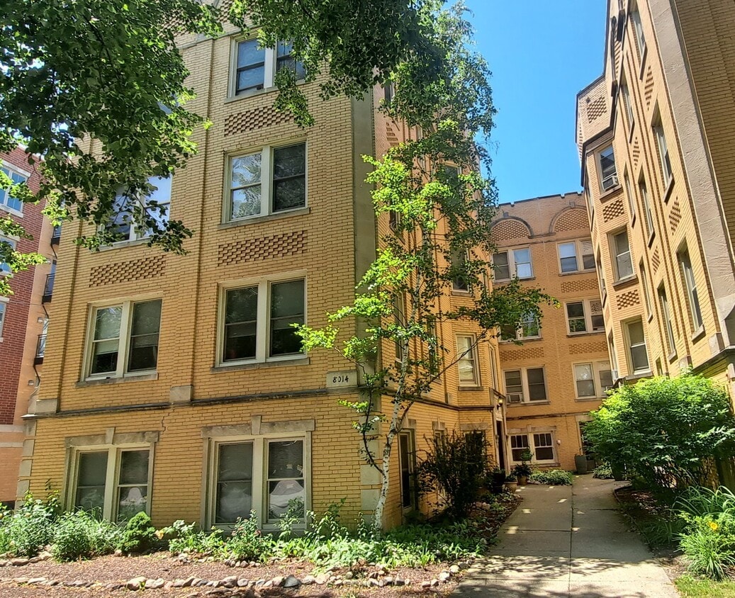 Primary Photo - 8014 Kilpatrick Ave