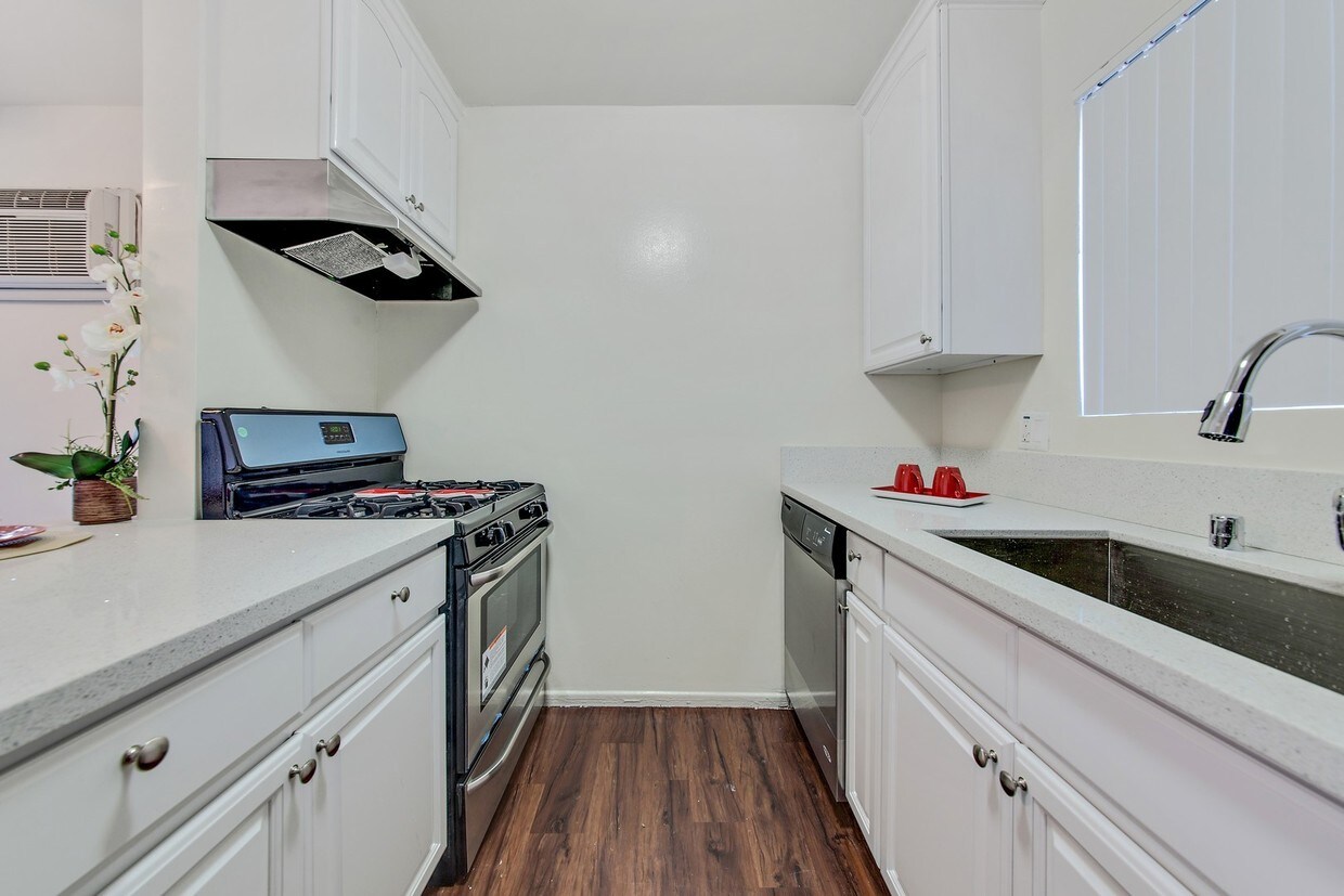 10140 Sepulveda Blvd Unit 01, Mission Hills, CA 91345 Room for Rent in Mission Hills, CA