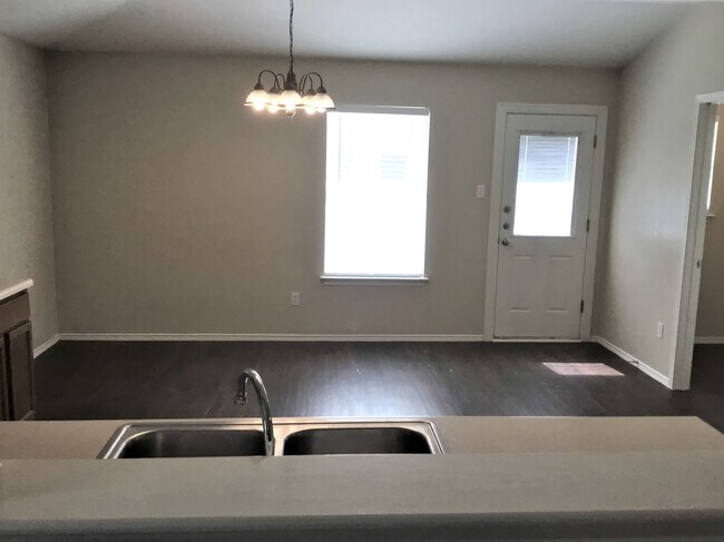 Foto del edificio - 144 Keegans Way