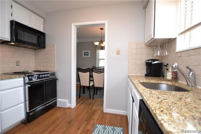 Building Photo - 1603 Catalpa Dr
