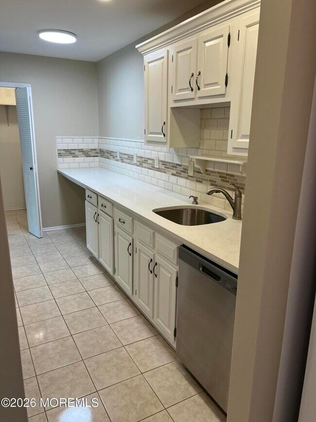 Foto del edificio - 229 Medford Ct