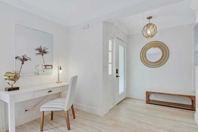 Foto del edificio - 9 W Riverside Dr