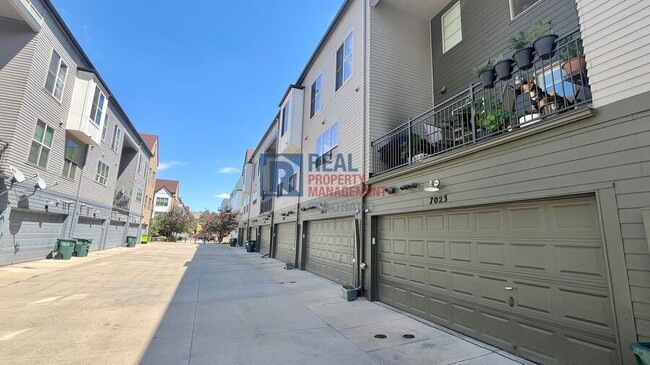 Building Photo - 7023 W Virginia Ave