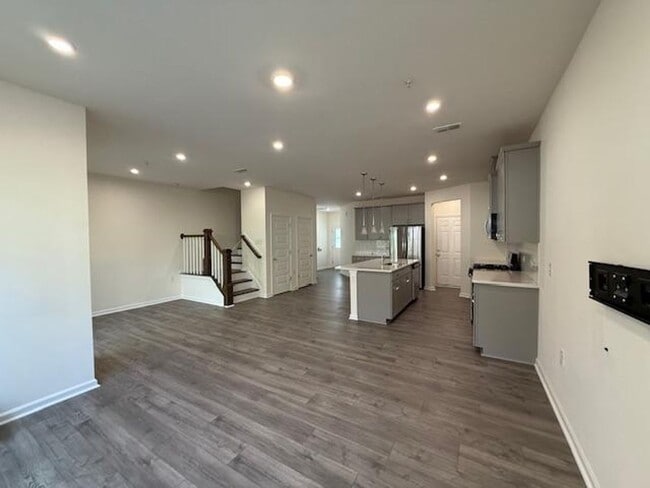 Building Photo - 1216 Grenshaw Dr