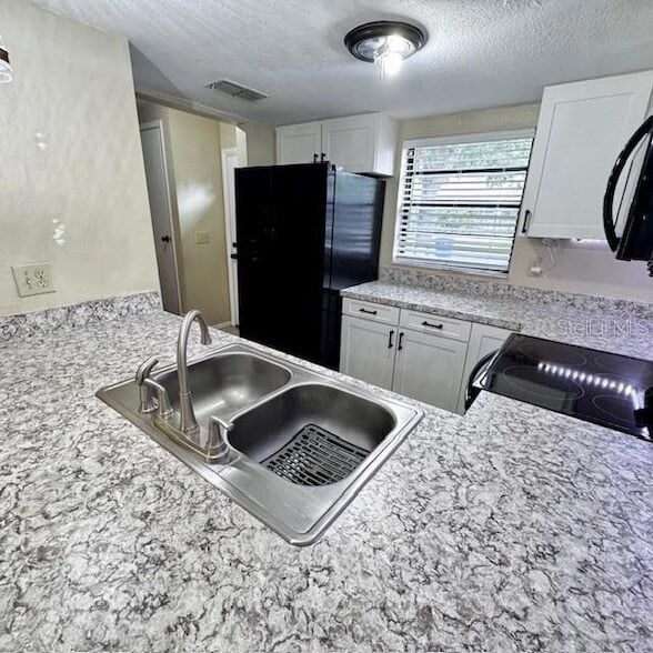 Foto del edificio - 10128 Lake Oak Cir