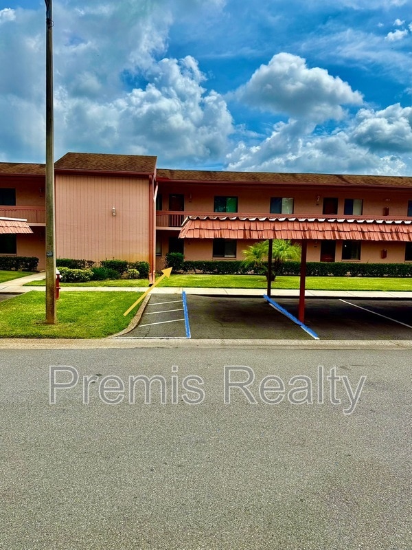 Building Photo - 141 Lakeside Dr