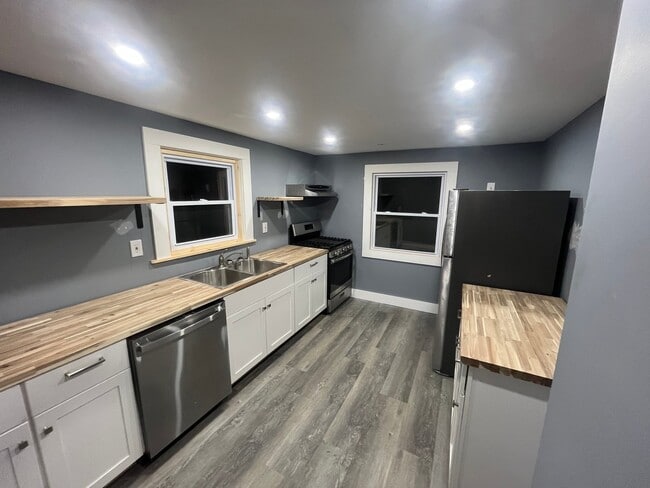 Building Photo - 1079 Garson Ave