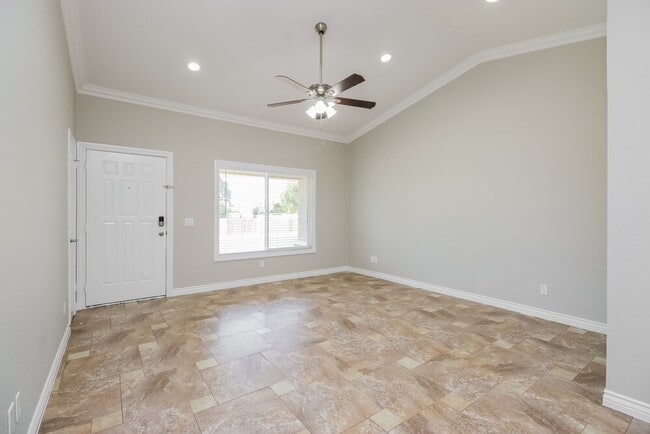 Foto del edificio - 1401 N Ironwood St