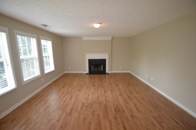 Building Photo - 1690 Pinehurst View Dr