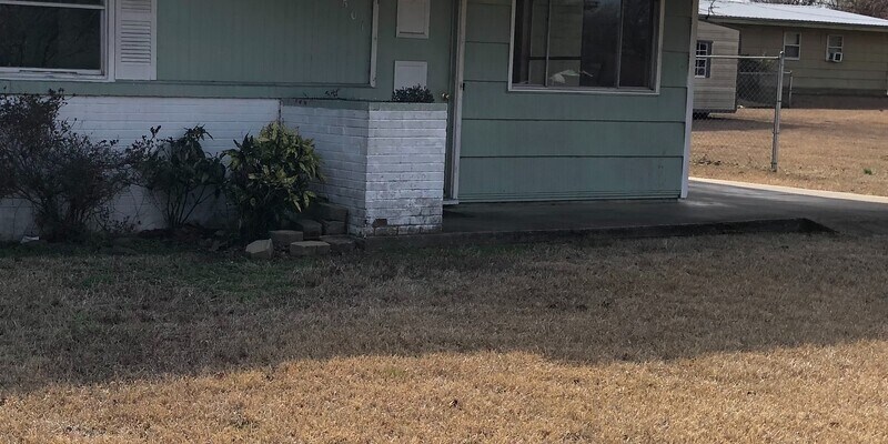 Primary Photo - 501 Wynhurst