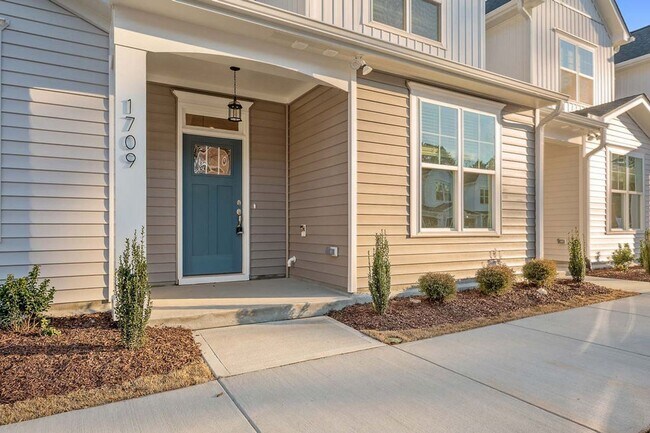 Foto del edificio - 3/3 Townhome beside Centennial Campus & Cl...