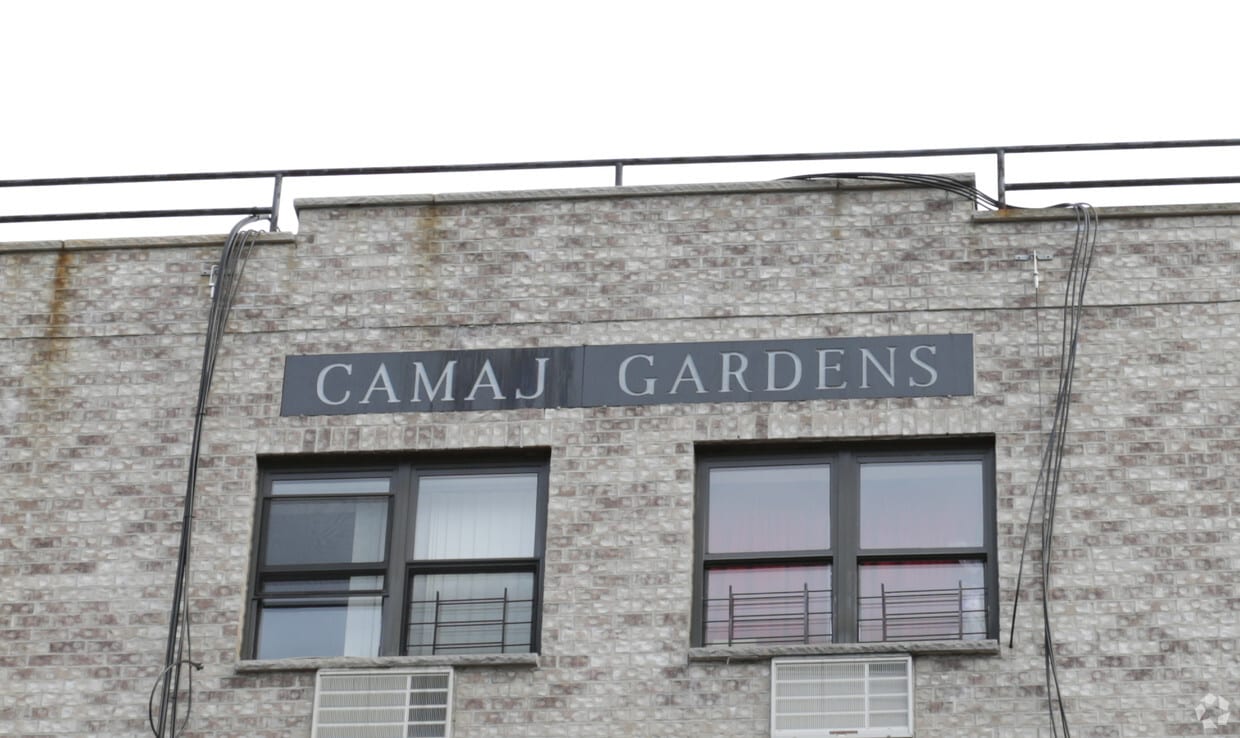 Building Photo - Camaj Gardens