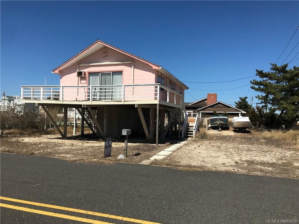 Primary Photo - 2 S Lagoon Dr