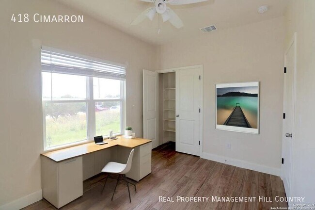 Foto del edificio - 418 Cimarron-