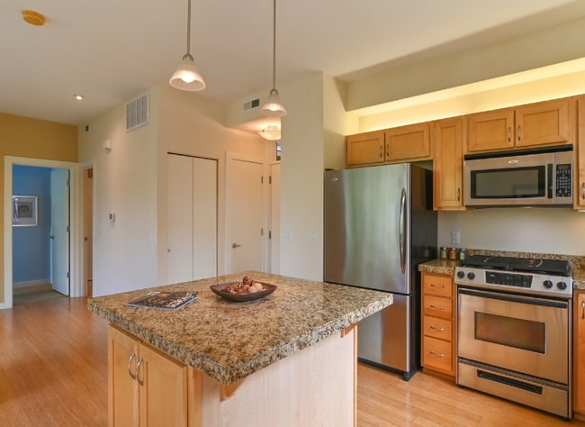 Building Photo - 347 Rustic Pl