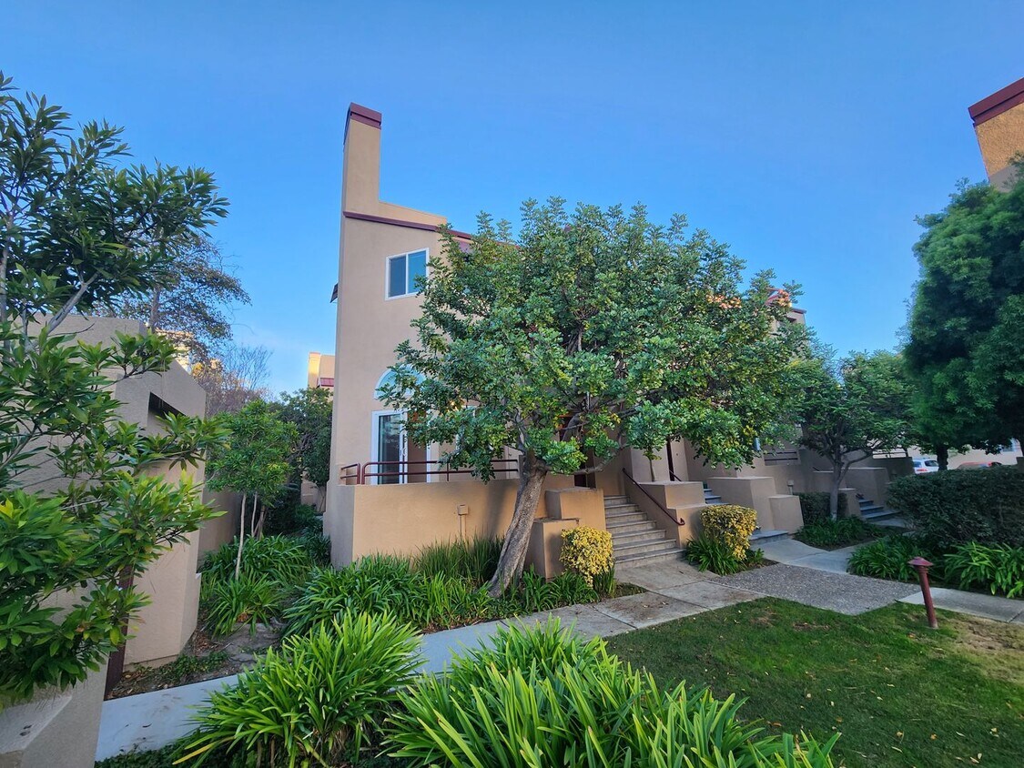 Primary Photo - Foster City townhouse