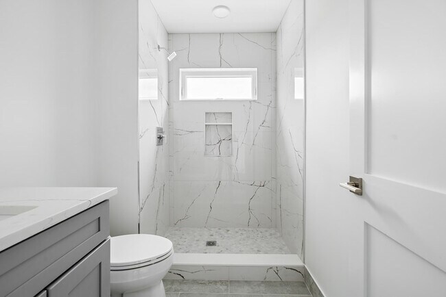 Foto del edificio - 1133 N Shore Rd