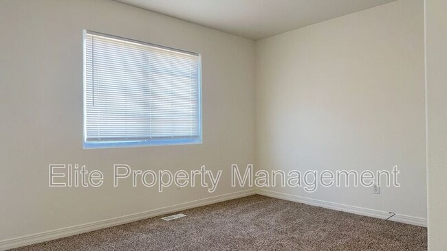 Building Photo - 161 S Stardust Cir