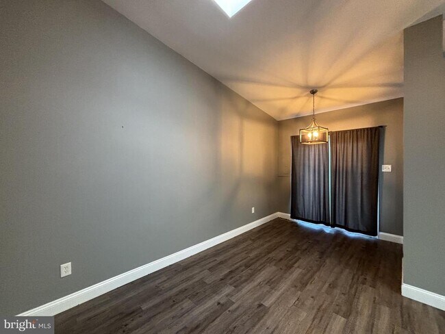 Building Photo - 41 Libra Ln