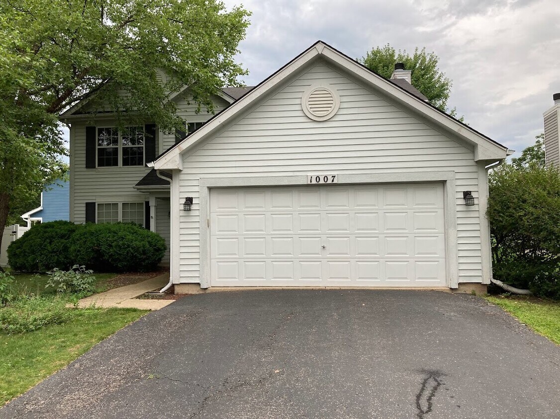 1007 Lakewood Cir, Naperville, IL 60540 House Rental in Naperville
