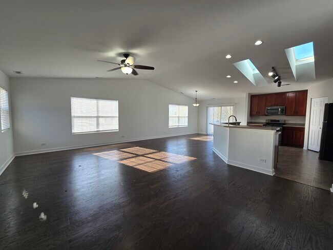 Foto del edificio - 1554 Millbrook Dr
