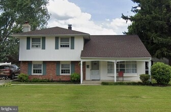 Building Photo - 25 Fairmount Dr