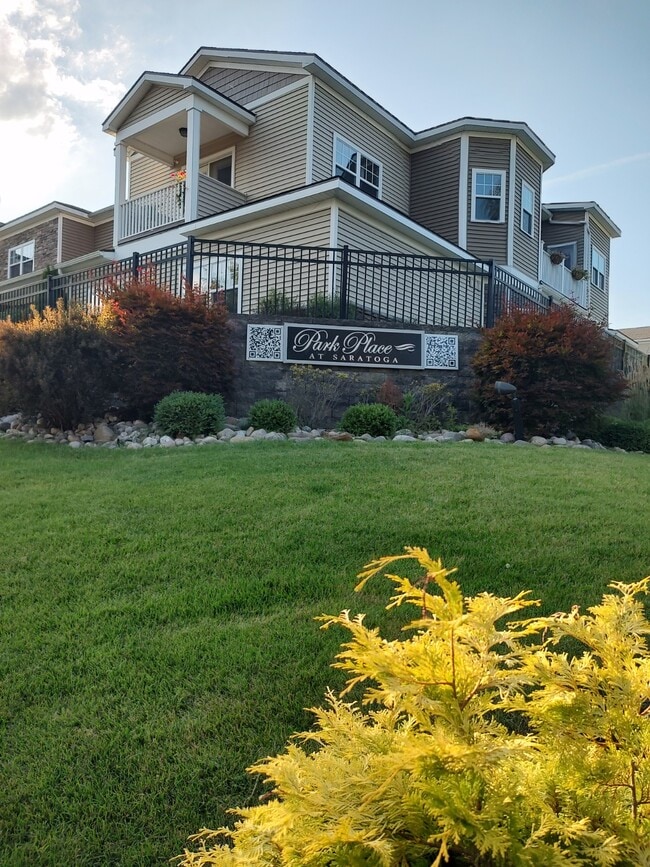 Building Photo - 4 Equestrian Ln