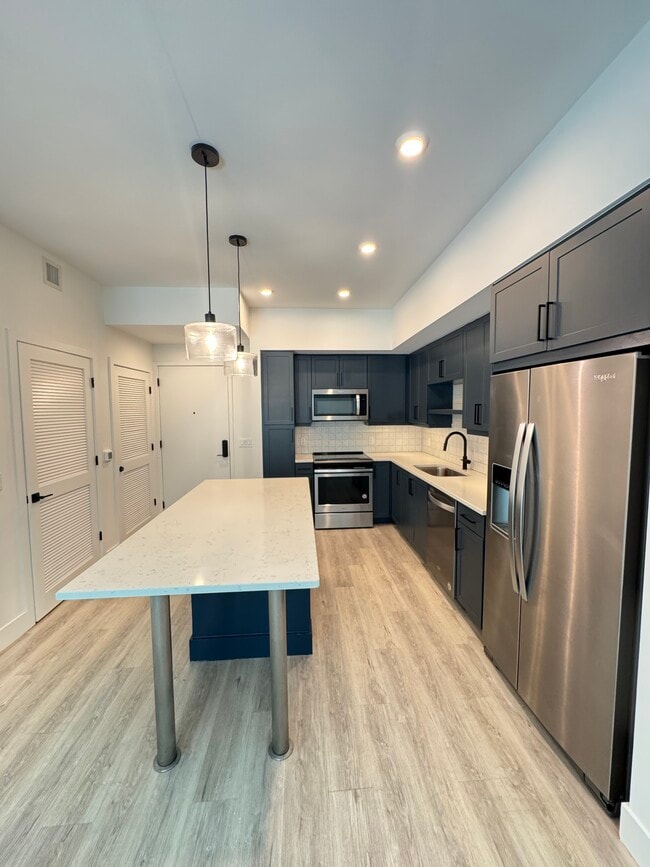 COCINA - 60 NW 31st St