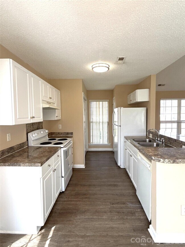 Building Photo - 507 Shafter Ct