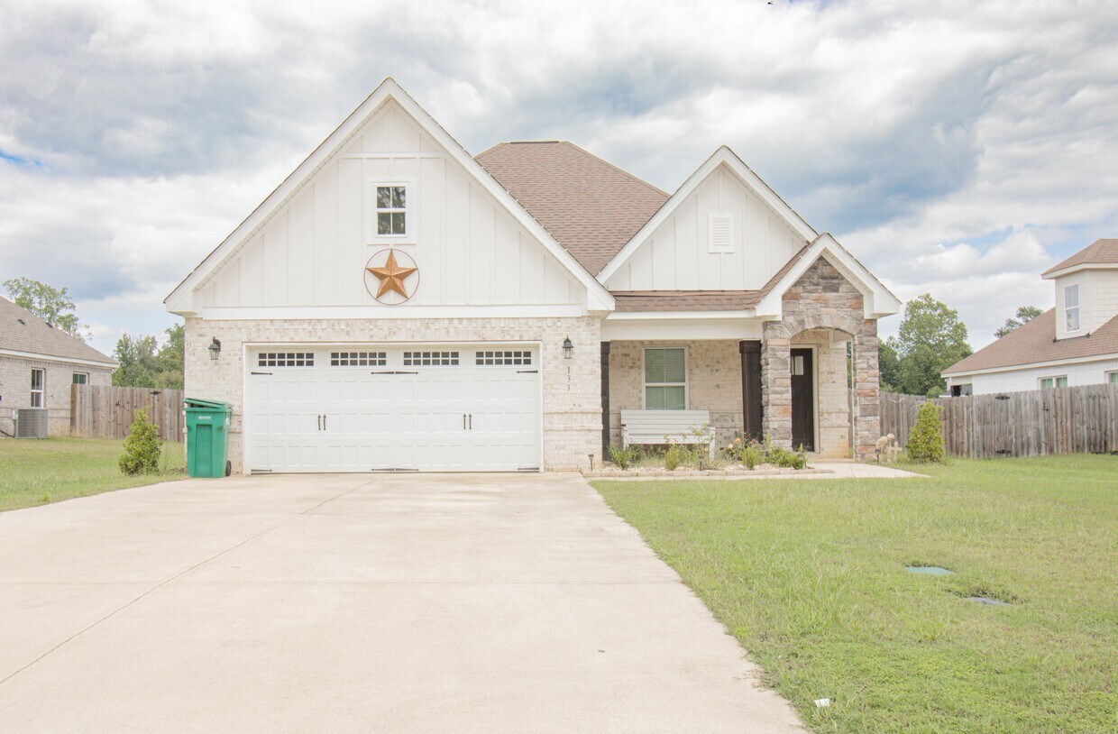 Foto principal - 133 Quail Run Ave