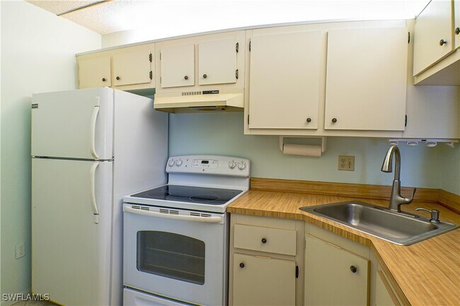 Building Photo - 9930 Sailview Ct