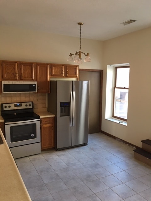 Building Photo - 1 Bedroom Loft Apartment Downtown Bloomington