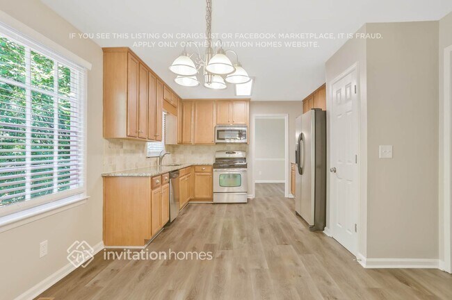 Building Photo - 2073 Kinridge Rd