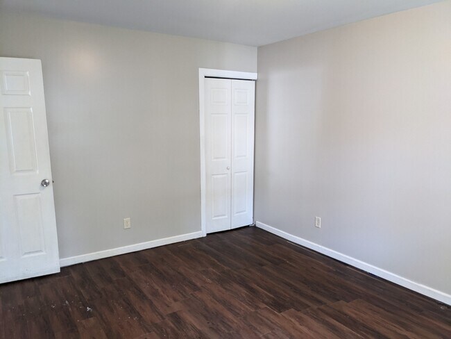 Building Photo - 1100 S Richmond Ave