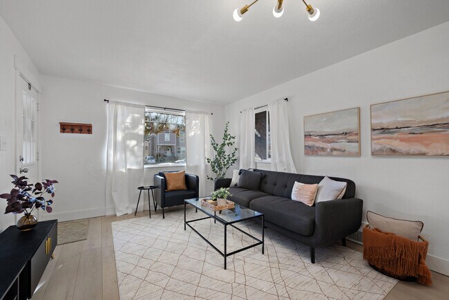 Foto del edificio - 370 W 400 S