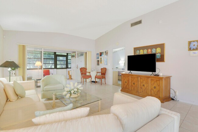 Building Photo - 13759 Date Palm Ct