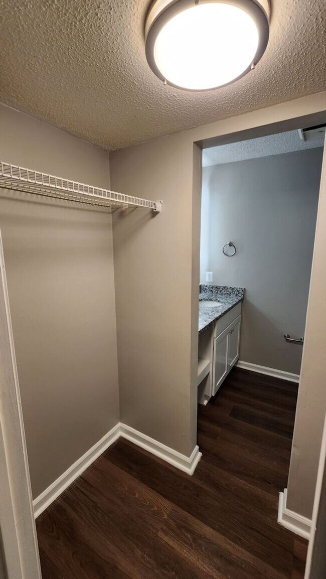 Building Photo - Huntington Place Apartments