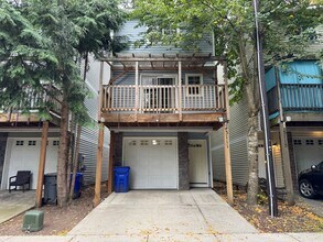 Building Photo - 3111 SE 89th Ave