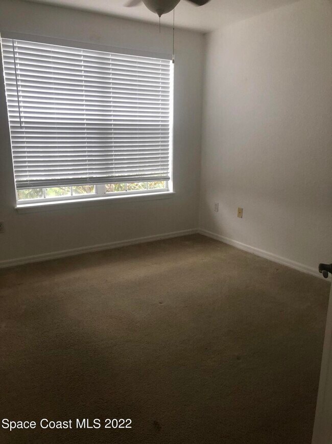 Building Photo - 105 Turpial Way