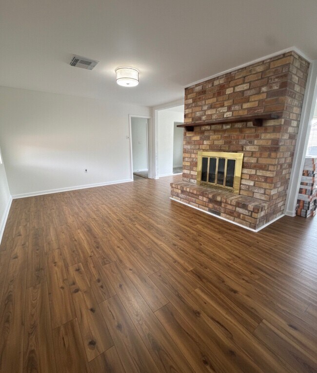 Foto del edificio - 2515 Baycrest Dr