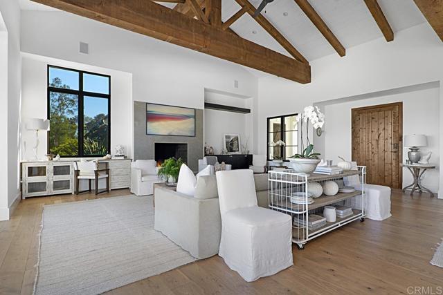 Building Photo - 5508 Avenida Maravillas