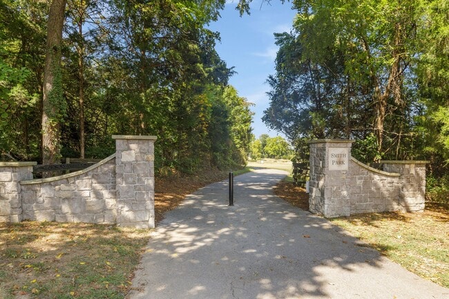 Foto del edificio - 132 Pennystone Cir